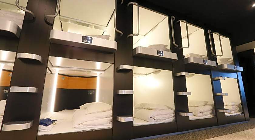Lightning Hotel