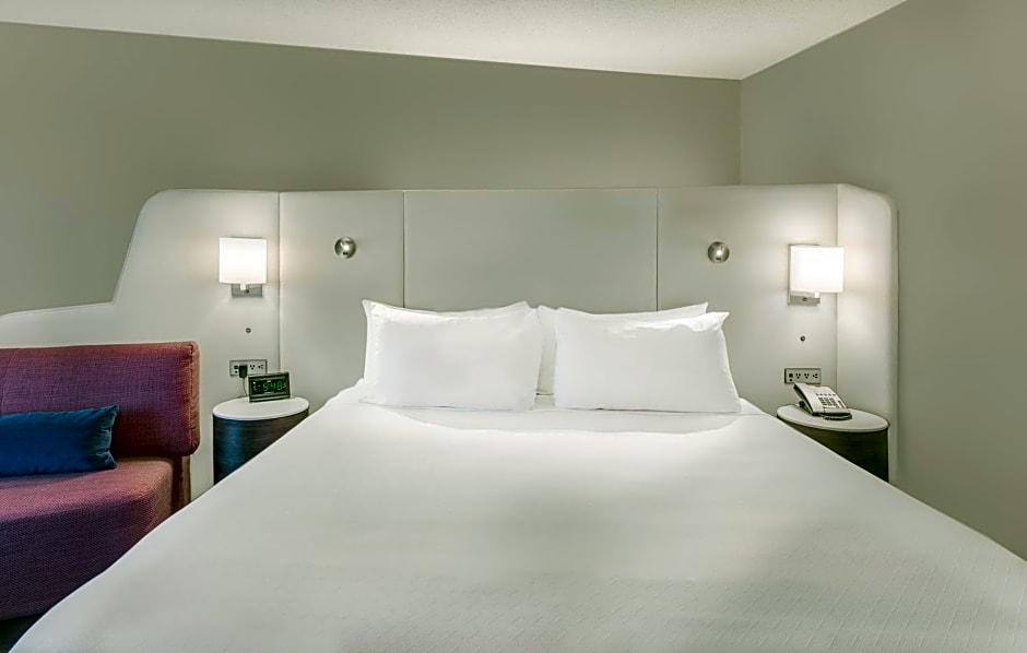 Crowne Plaza Cleveland at Playhouse Square by IHG