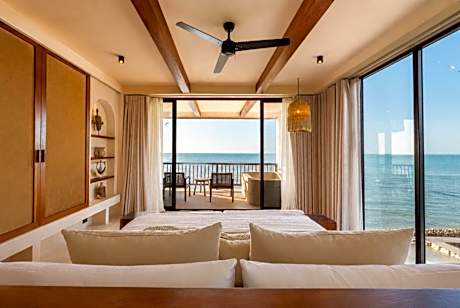 King Suite with Sea View