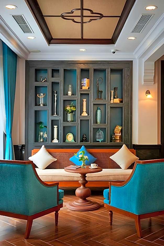 Manoir Des Arts Hotel