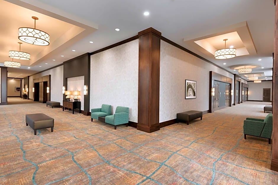 Embassy Suites By Hilton Chicago-Naperville