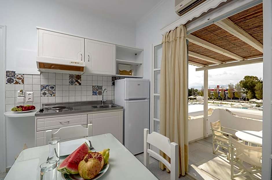 Birikos Studios & Apartments