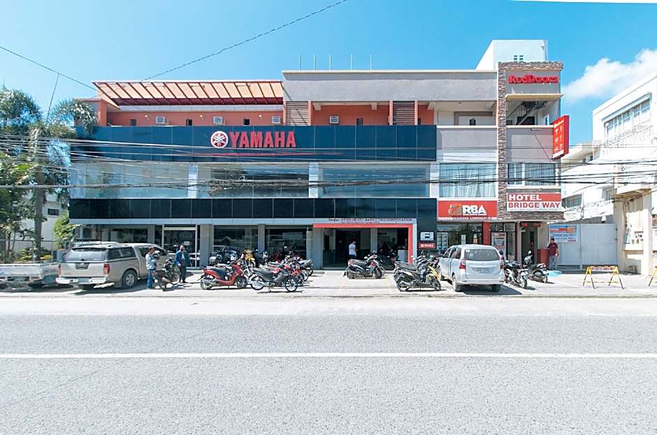 RedDoorz @ Bridgeway Hotel Tuguegarao City