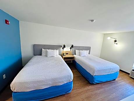 2 Queen Beds Nonsmoking