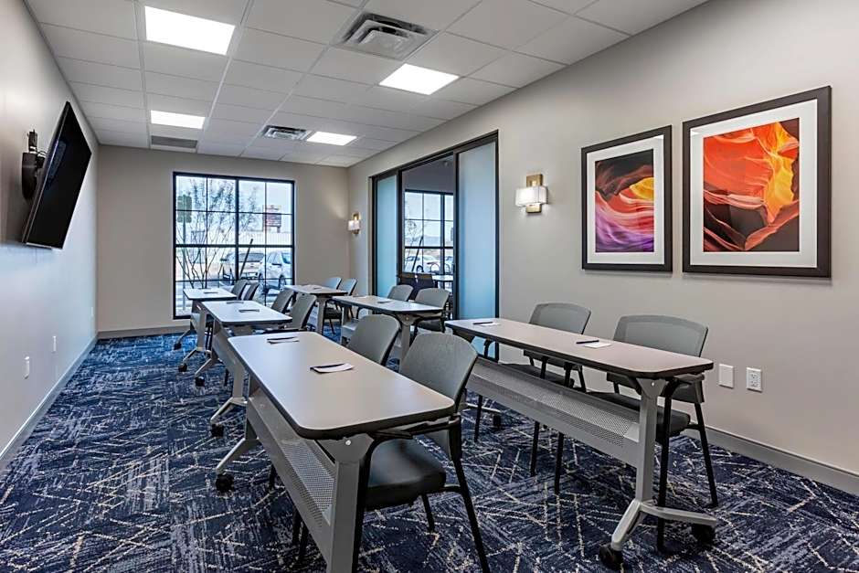 Comfort Suites Scottsdale Talking Stick Entertainment District