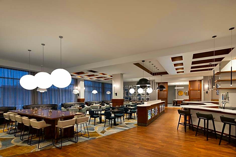 Courtyard by Marriott Montreal Airport