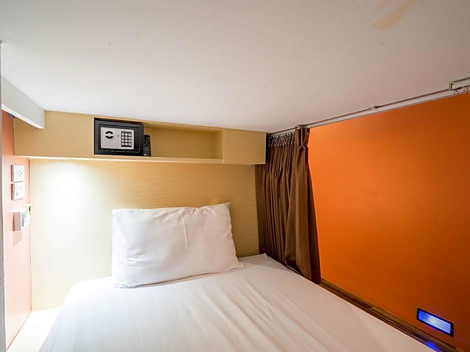 Matchbox Bangkok Hostel
