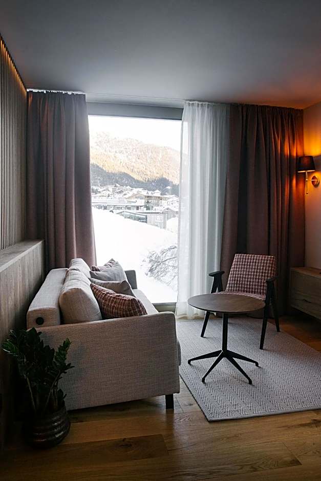 Omaela Apartments