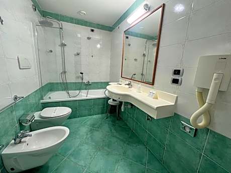 Deluxe Double or Twin Room with Balcony