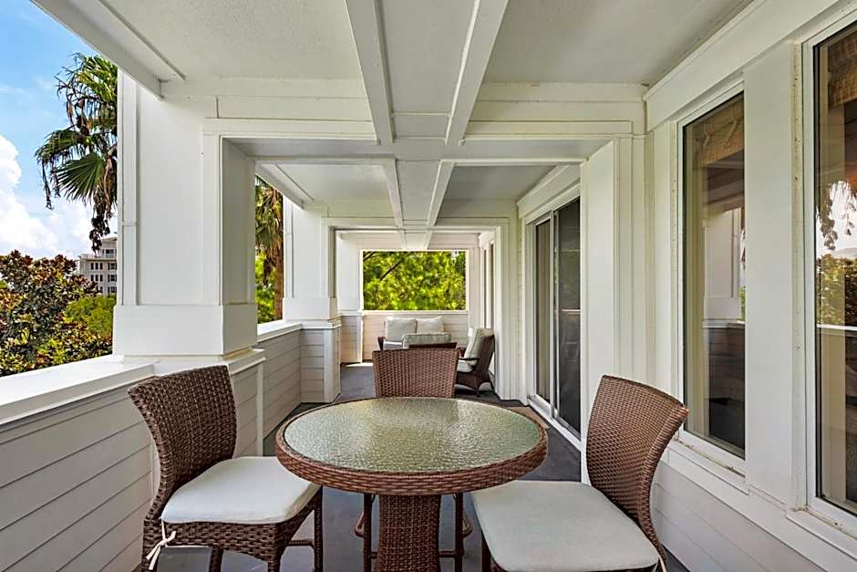 Cozy Bayside Retreat at Lasata , Stunning Panoramic Views ,Steps away from Baytowne Wharf, 3 Bedrooms 3 full baths !!