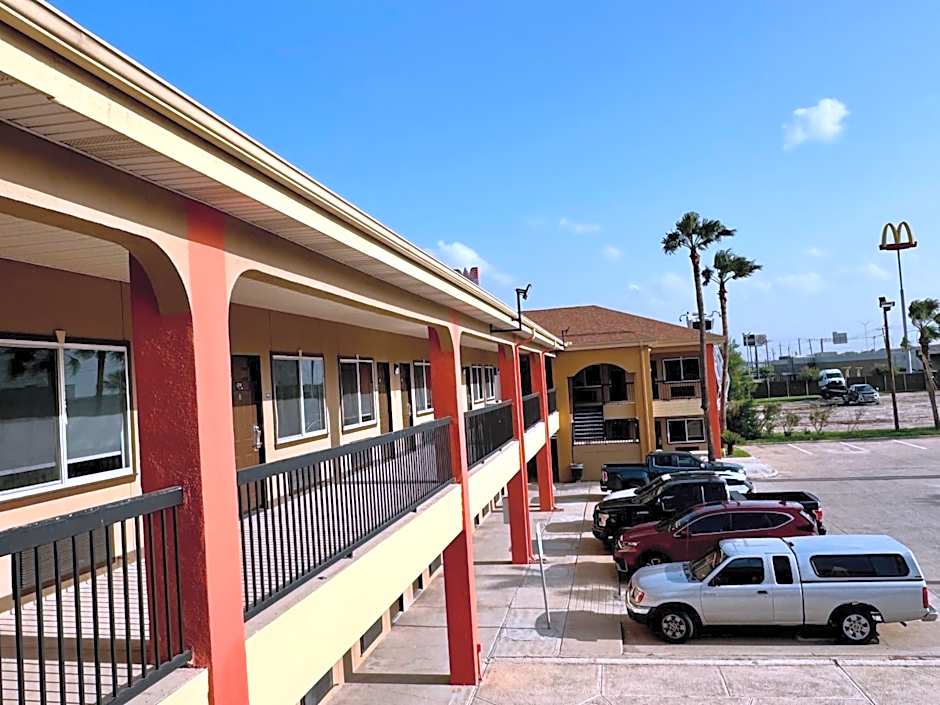 Texas Inn and Suites City Center at University Dr.