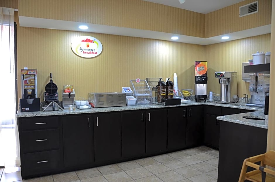Super 8 by Wyndham Franklin Hwy 31