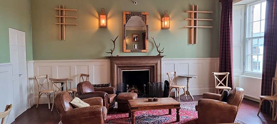 Buccleuch and Queensberry Arms Hotel