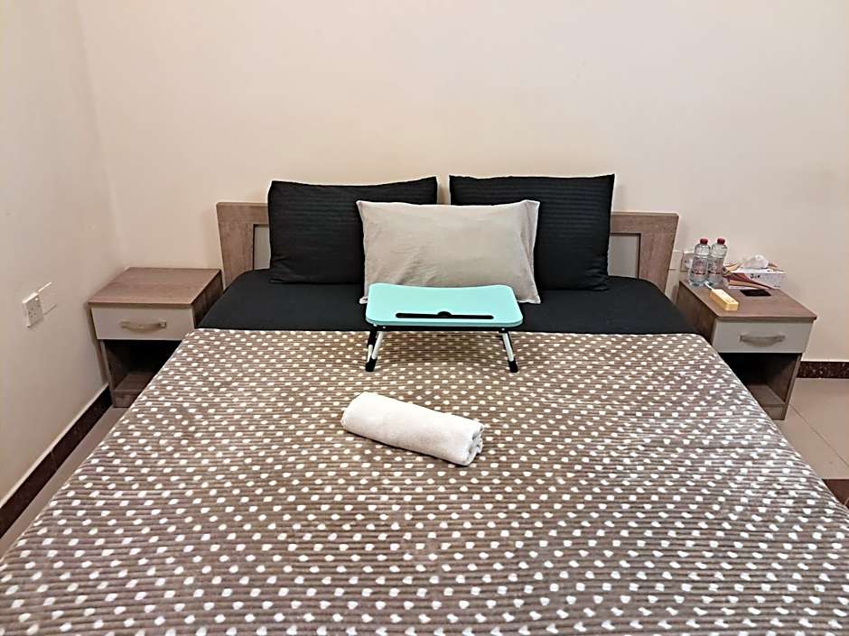 Top House Zayed Airport AUH