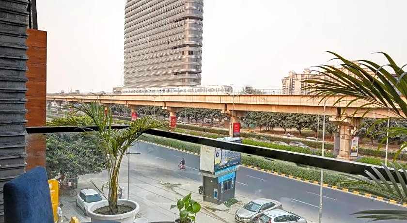 Stately Suites - Golf Course Road