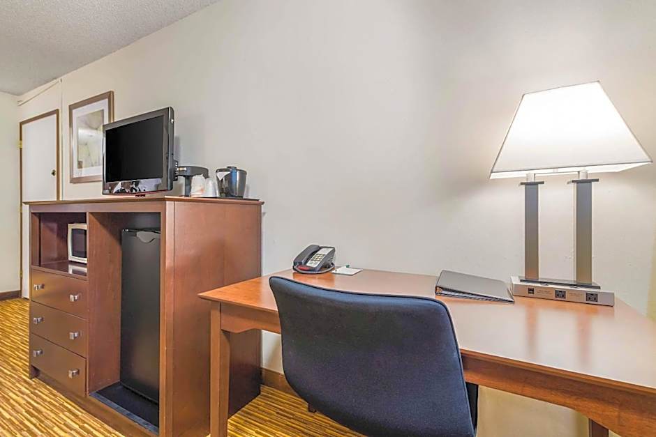 Quality Inn & Suites Lacey Olympia