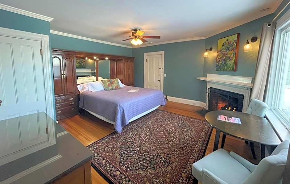 Saltair Inn Waterfront B&B