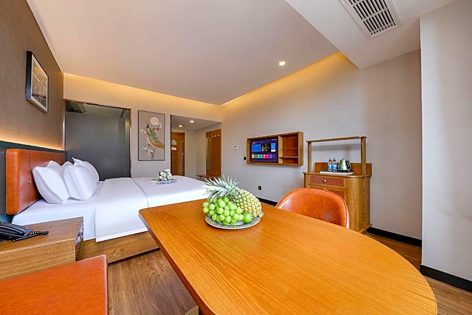 James Joyce Coffetel Xishuangbanna Poshui Square Manjinglan Ancient City