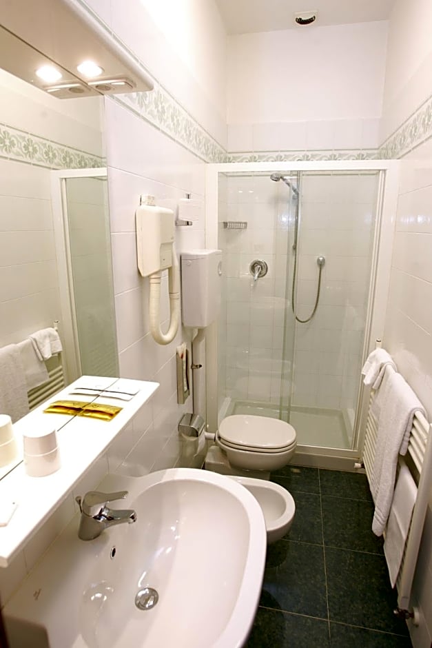 Le Petit Hotel