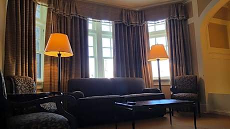 Presidential Suite King and Two Sofa Beds