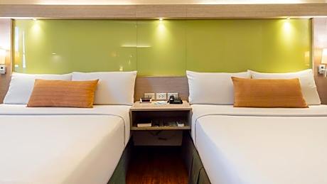 Queen Room - Mobility Access/Non-Smoking