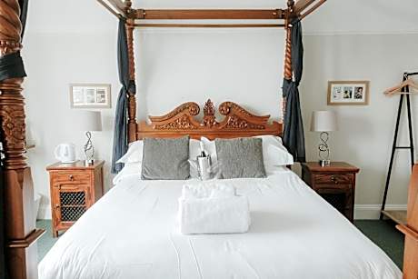 Double Room with Four Poster Bed