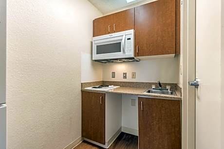 Studio Queen Room First Floor Non-Smoking