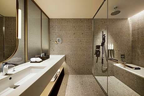 Club King Room - Club Lounge Access