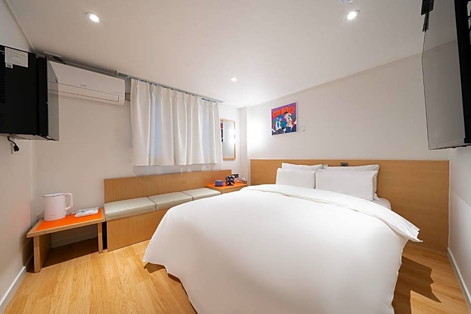 Anook Hotel Guri