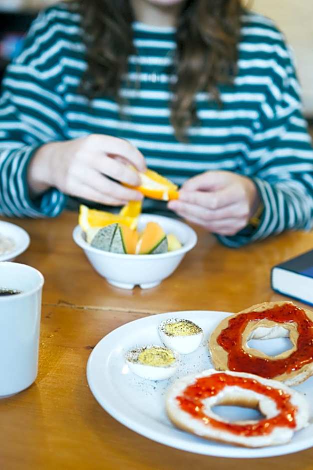 Saintlo Ottawa Jail Hostel