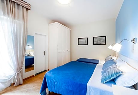 Family Room (2 Adults + 1 Child)