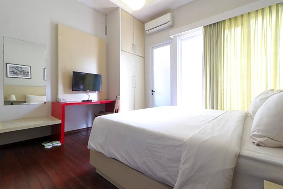 Pejaten Valley Residence