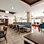 Holiday Inn Express Hotel & Suites Fredericksburg By IHG