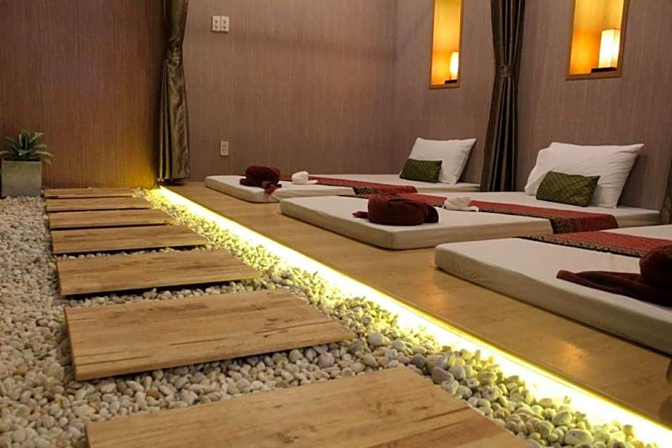 Phrae Nakara Hotel