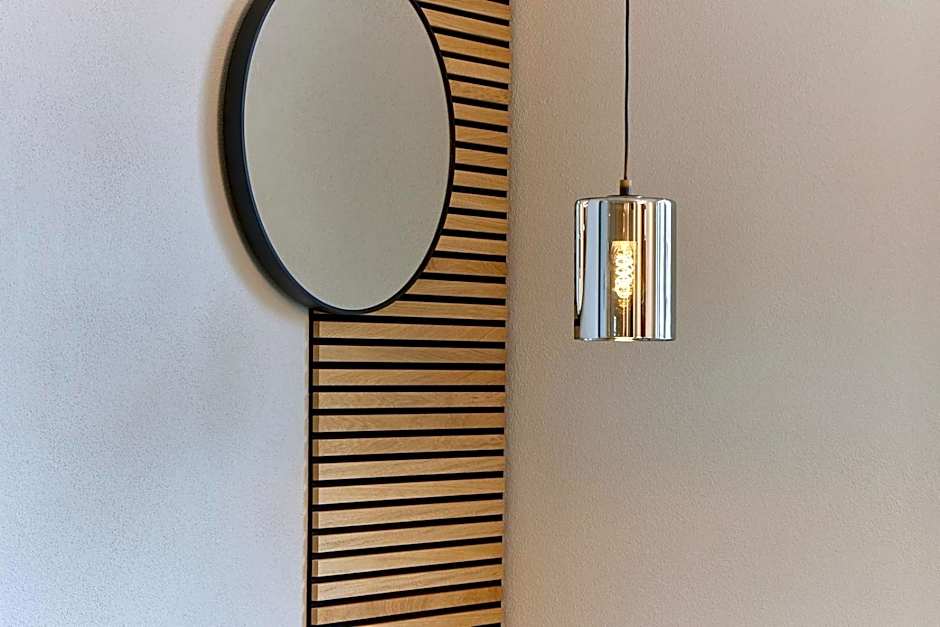 Moselhotel Weinhaus Simon `Sauna`Restaurant`ELadesäule