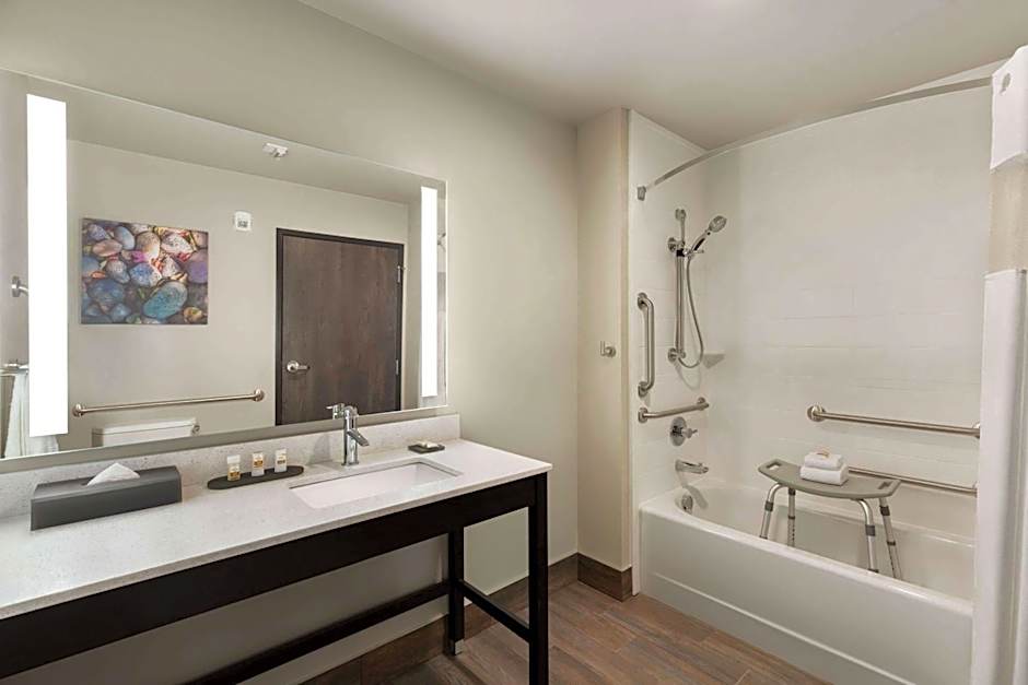 La Quinta Inn & Suites by Wyndham Burlington