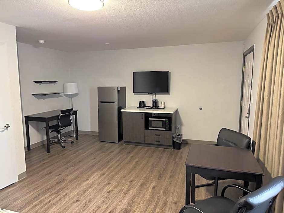 Studio 6 Suites Vancouver WA Waterfront
