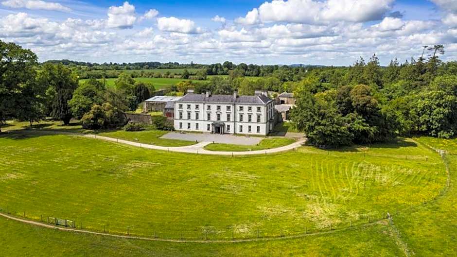 2 Bed Courtyard Apartment at Rockfield House Kells in Meath - Short Term Let