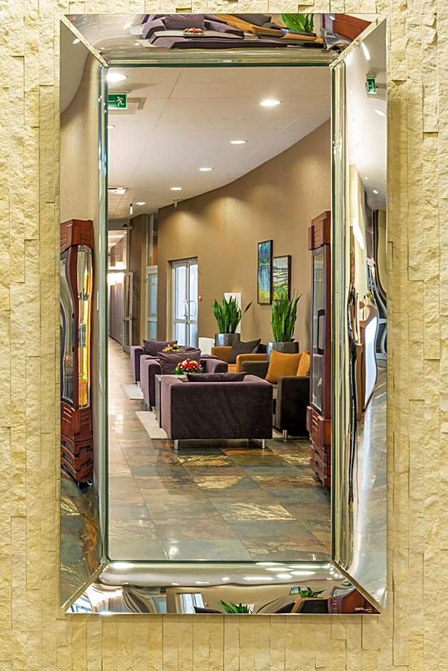 Hotel Victor Pruszkow DeSilva