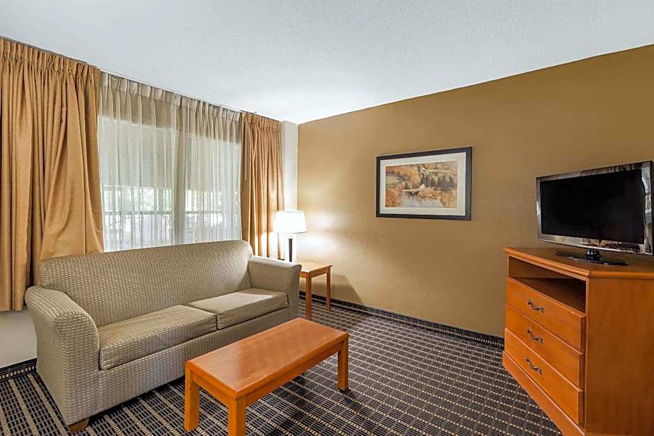 Quality Inn & Suites Sevierville - Pigeon Forge