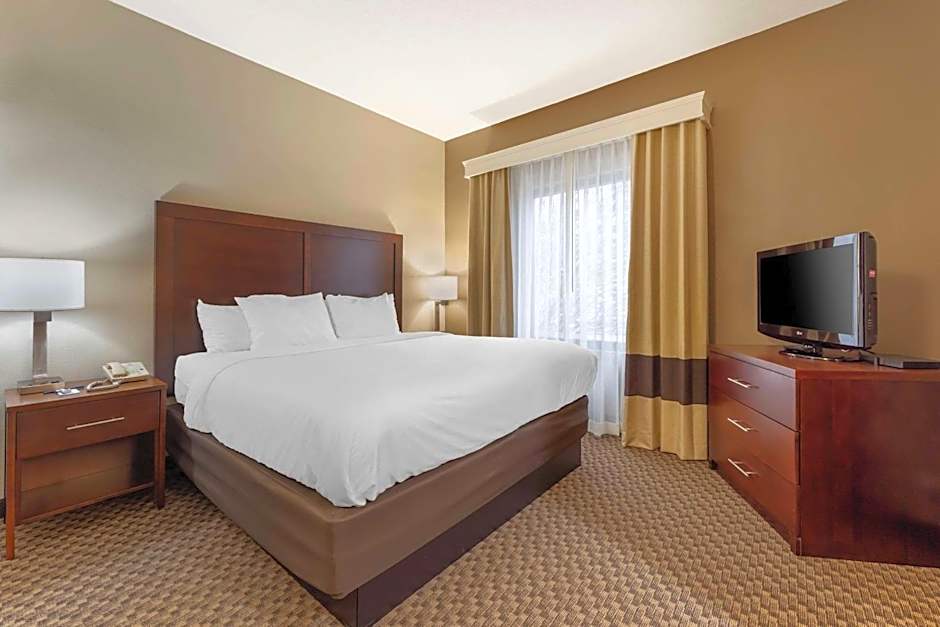 Comfort Inn & Suites