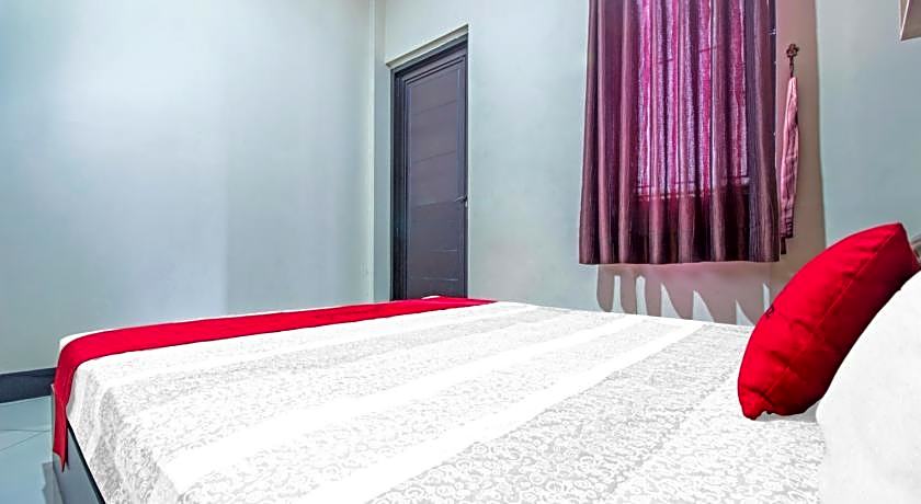 RedDoorz Plus near Isola UPI
