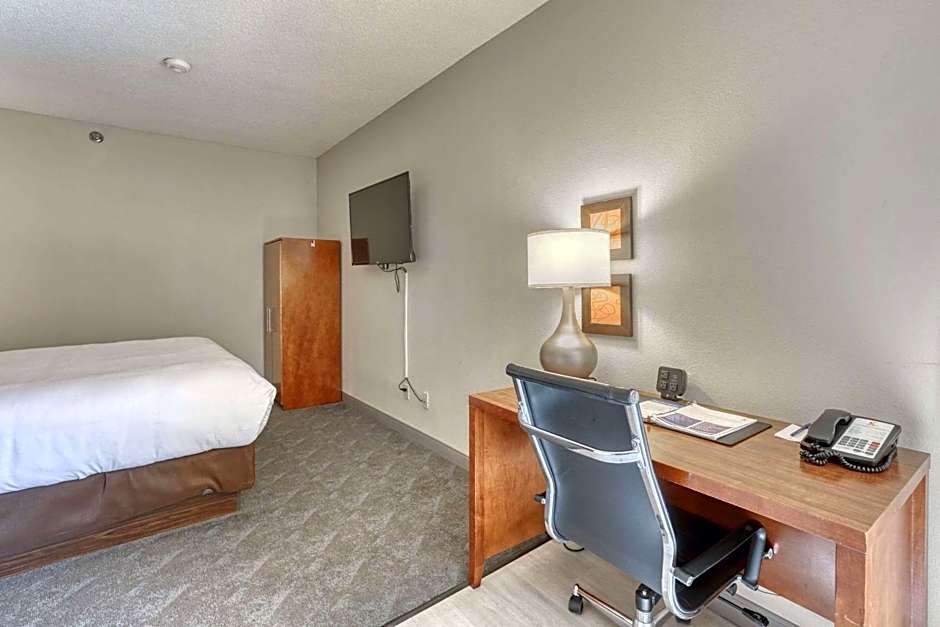 Comfort Suites Appleton Airport