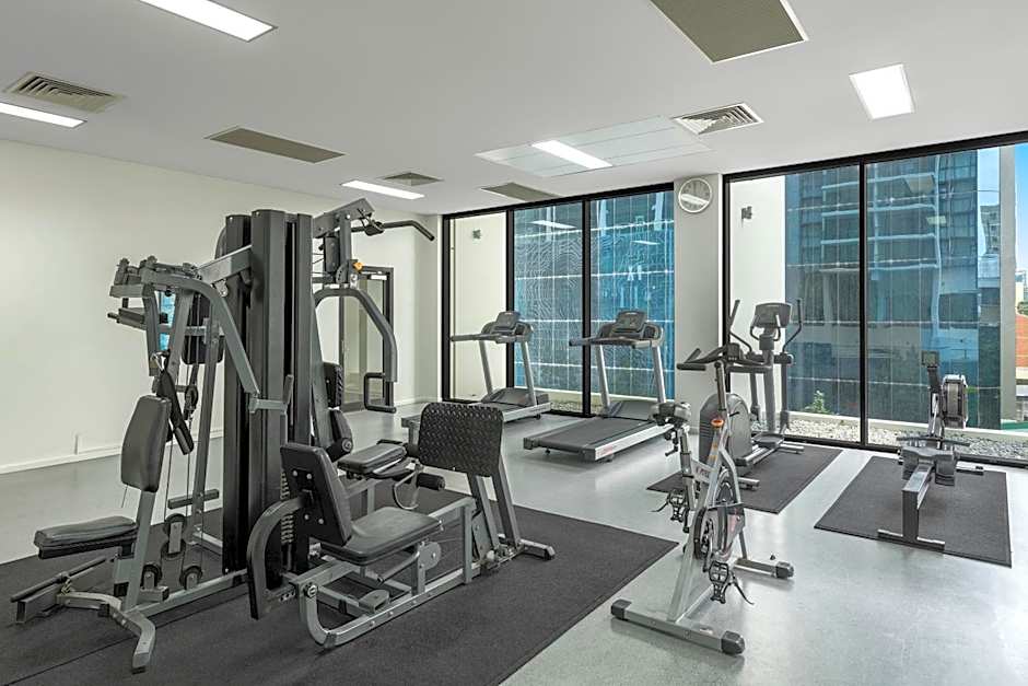 Oaks Brisbane River City Suites