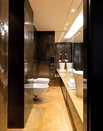 Deluxe Room (1 Double Bed)