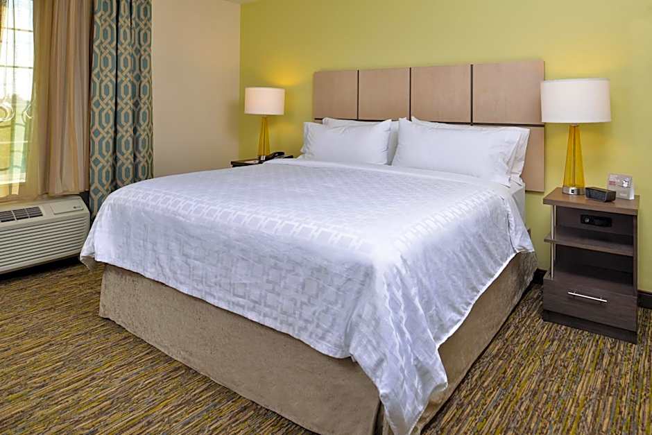 CANDLEWOOD SUITES - LODI By IHG