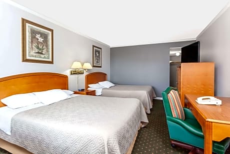 Queen Room with Two Queen Beds - Non-Smoking