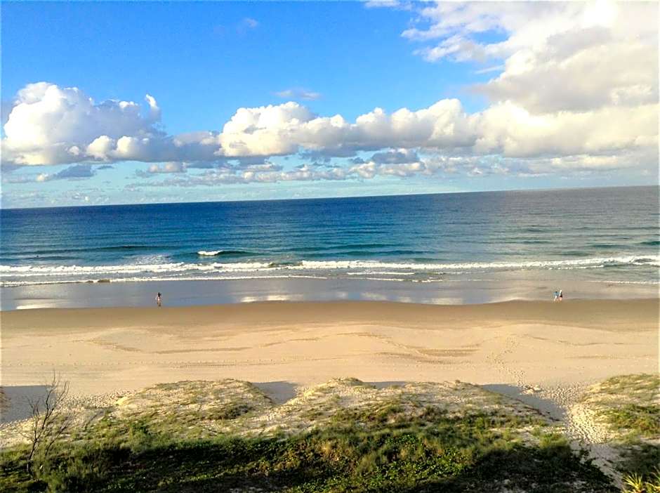 Pacific Surf Absolute Beachfront Apartments