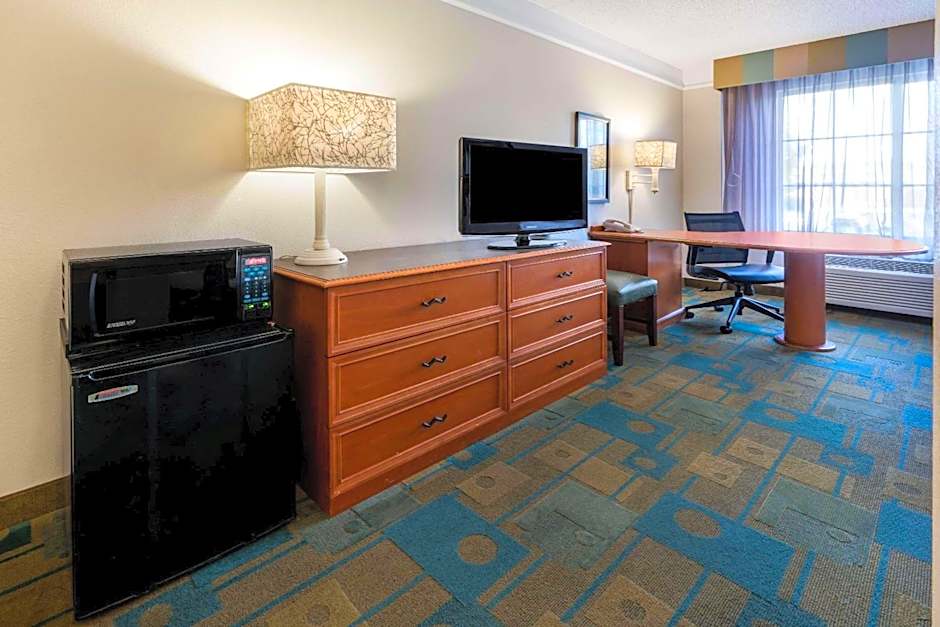 Photo 1 of 4 of 2 Double Beds