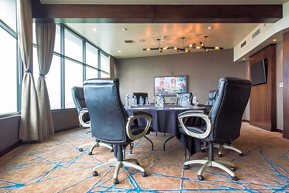 Holiday Inn Long Beach - Airport By IHG